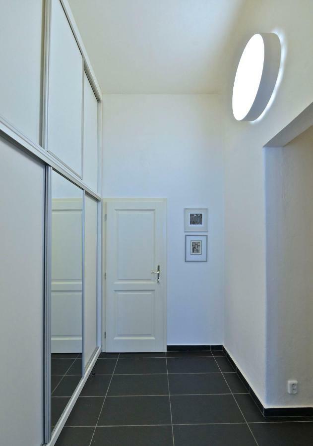 Kafka'S Head Apartment Prága Kültér fotó