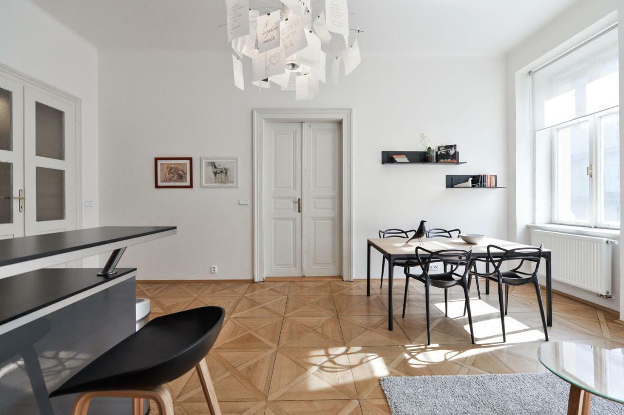 Kafka'S Head Apartment Prága Kültér fotó