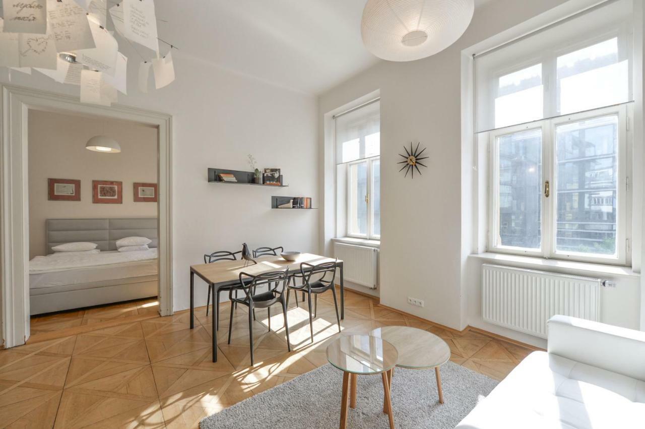 Kafka'S Head Apartment Prága Kültér fotó