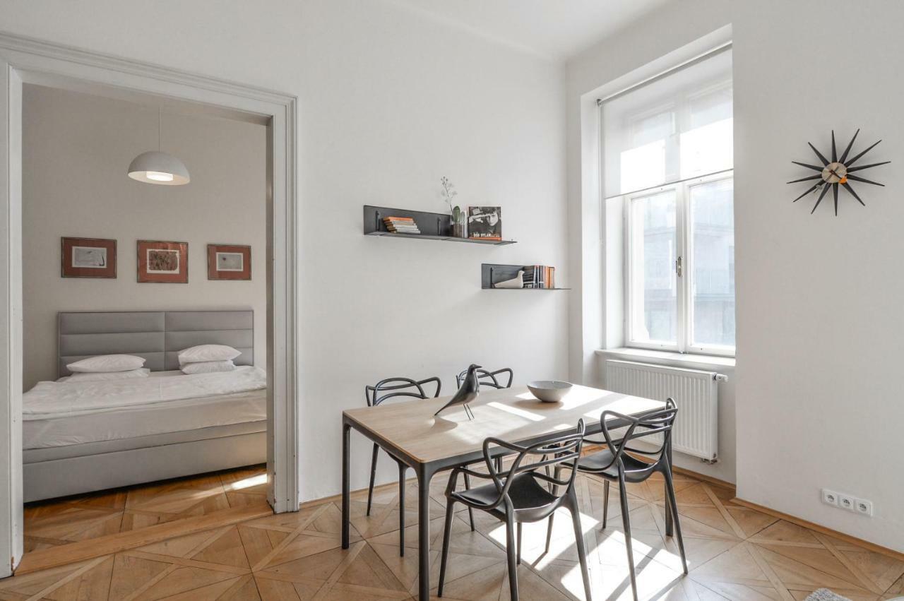 Kafka'S Head Apartment Prága Kültér fotó
